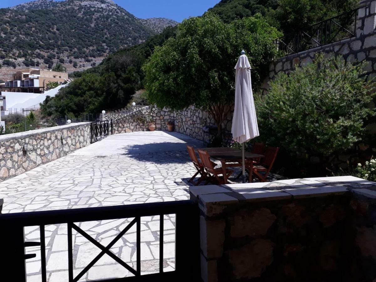 Villa Merastri Vlikhádha Exterior foto